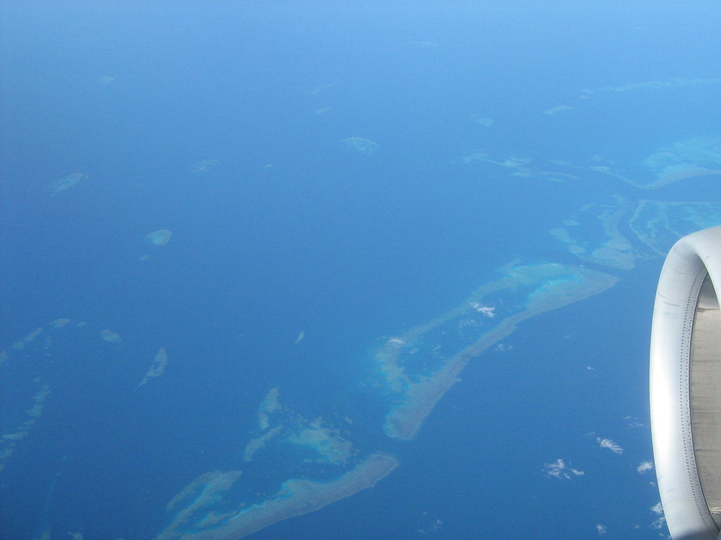 http://1.bp.blogspot.com/-Kx56Ybn_7OI/TvQWI1A_aSI/AAAAAAAAArk/klHz-UnWPWM/s1600/1024px-Great_Barrier_Reef_%2528aerial_view%2529.JPG