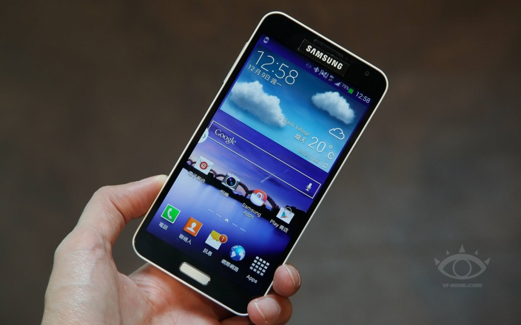 سامسونغ تطلق هاتفها الذكي الجديد Galaxy J Galaxy+j