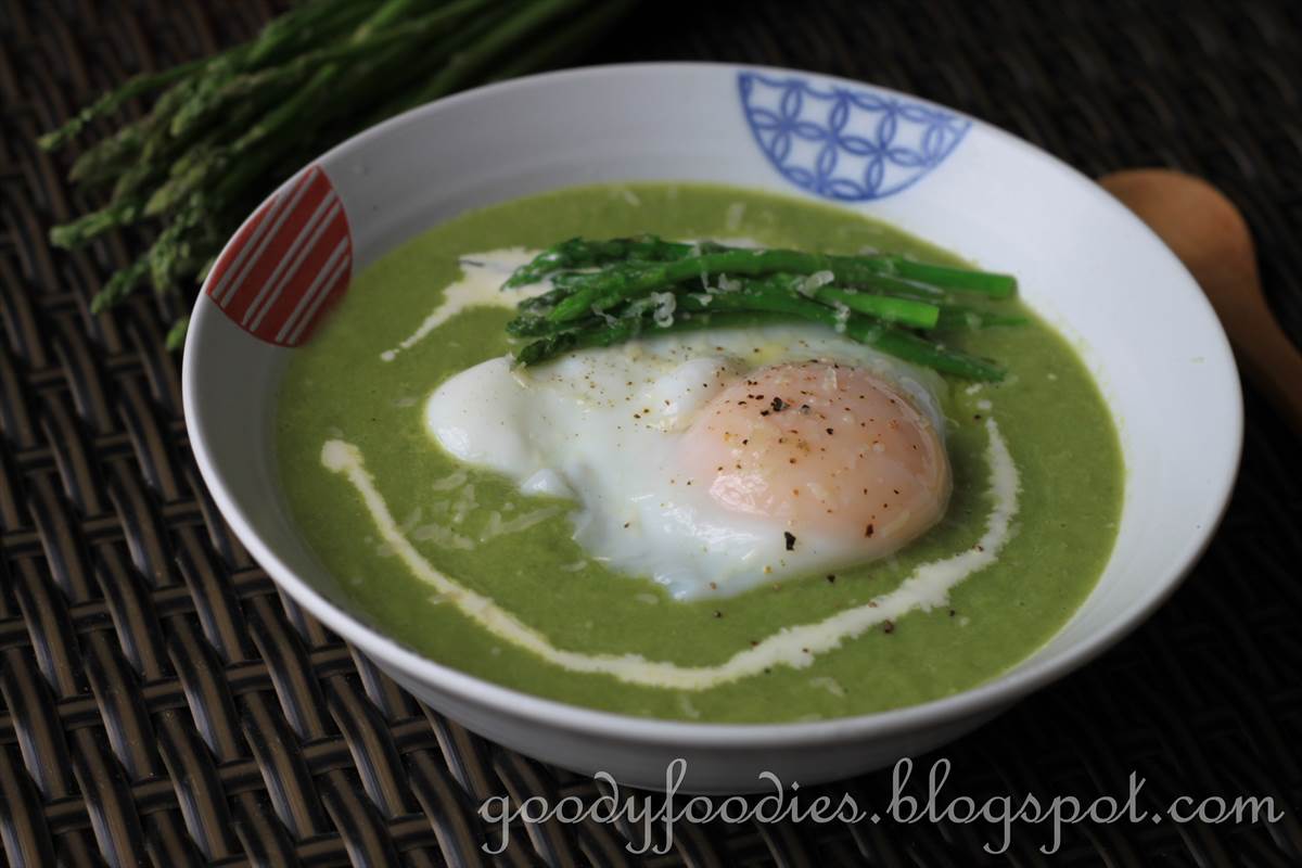 GoodyFoodies Recipe Creamy asparagus soup with poached egg, Parmesan