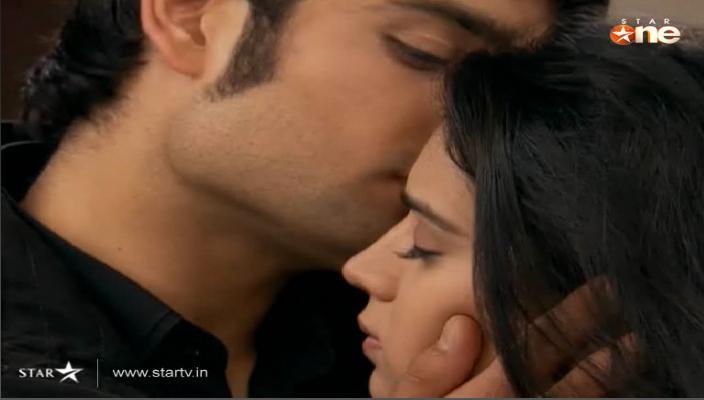 Pyaar Kii Ye Ek Kahaani Serial Story: 14th April 2011 Written Update  (Episode 149) Abhay heals Pia's heat rashes and burns with his healing  Kisses