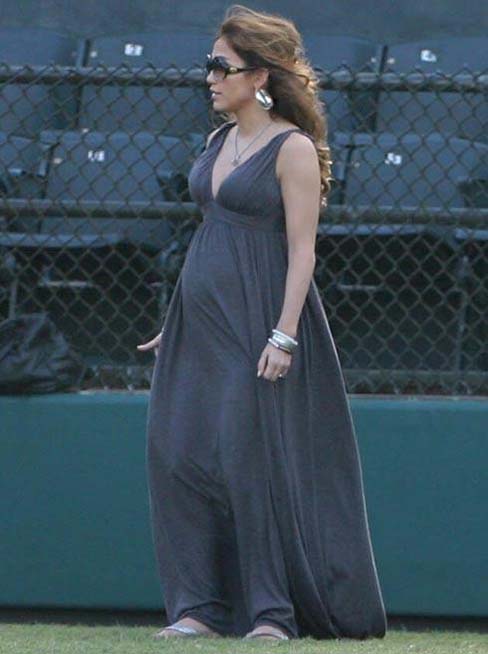now turn to Latin actress Jennifer Lopez to announce pregnancy. 