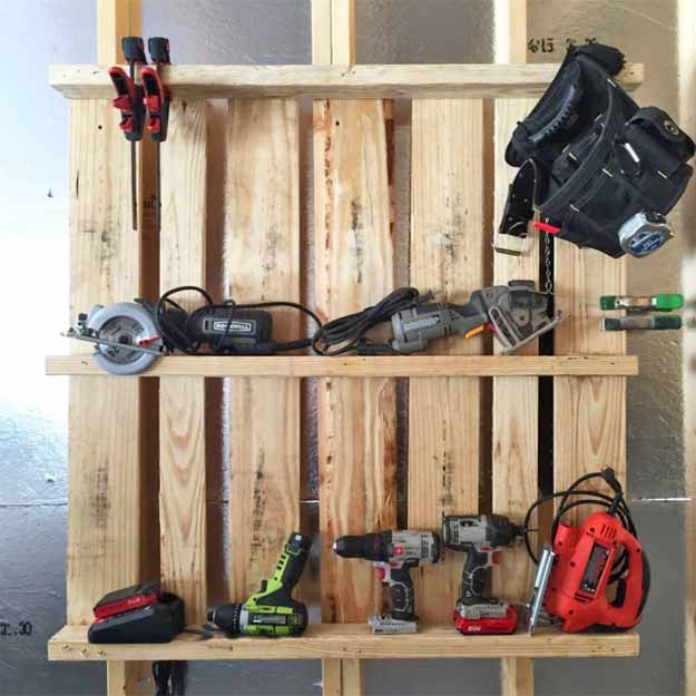 Des idées de rangements en palettes pour optimiser votre garage (photos