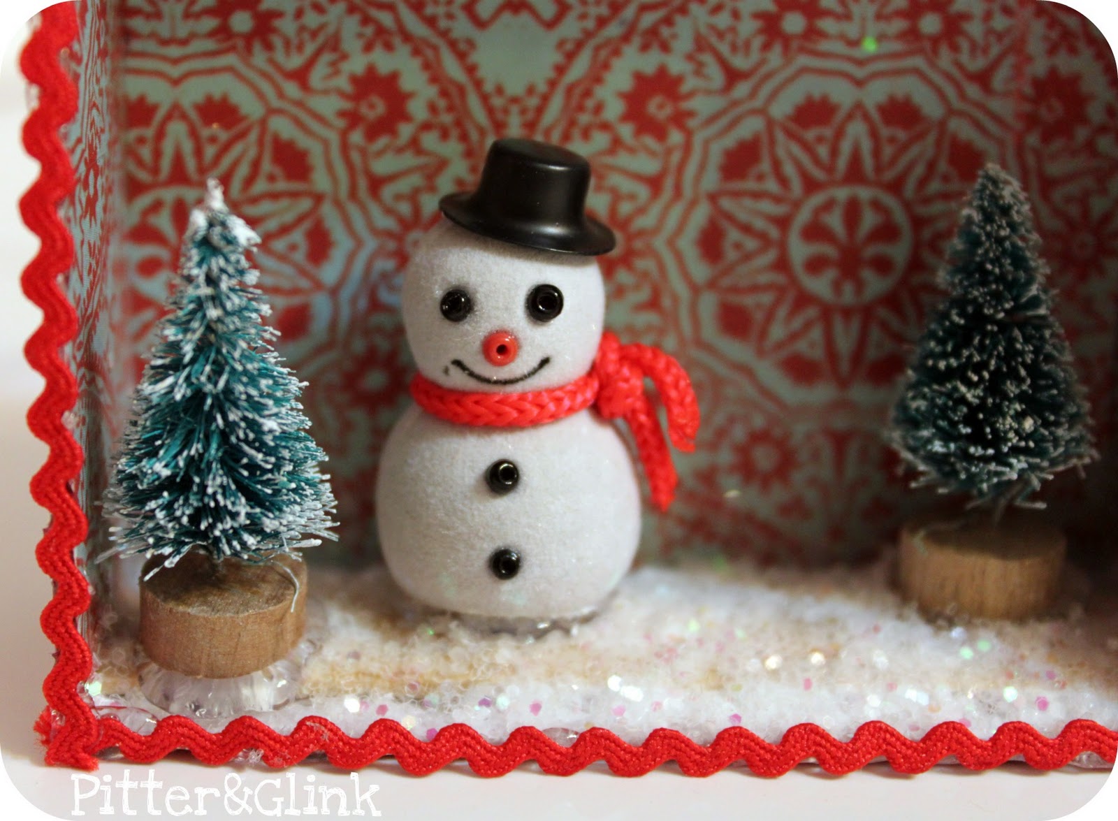 PitterAndGlink Gift Box Ornaments