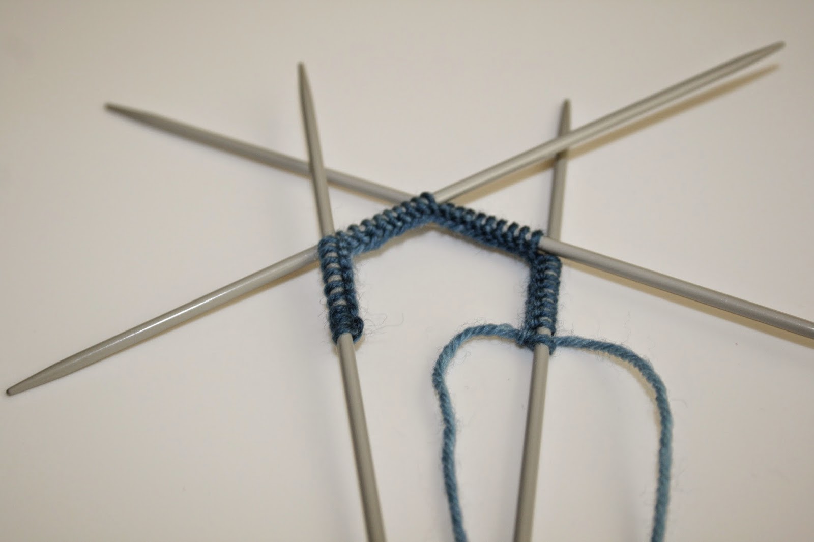 Emek İlmek Beş şiş beş değişik iş 3 (Çorap örme)