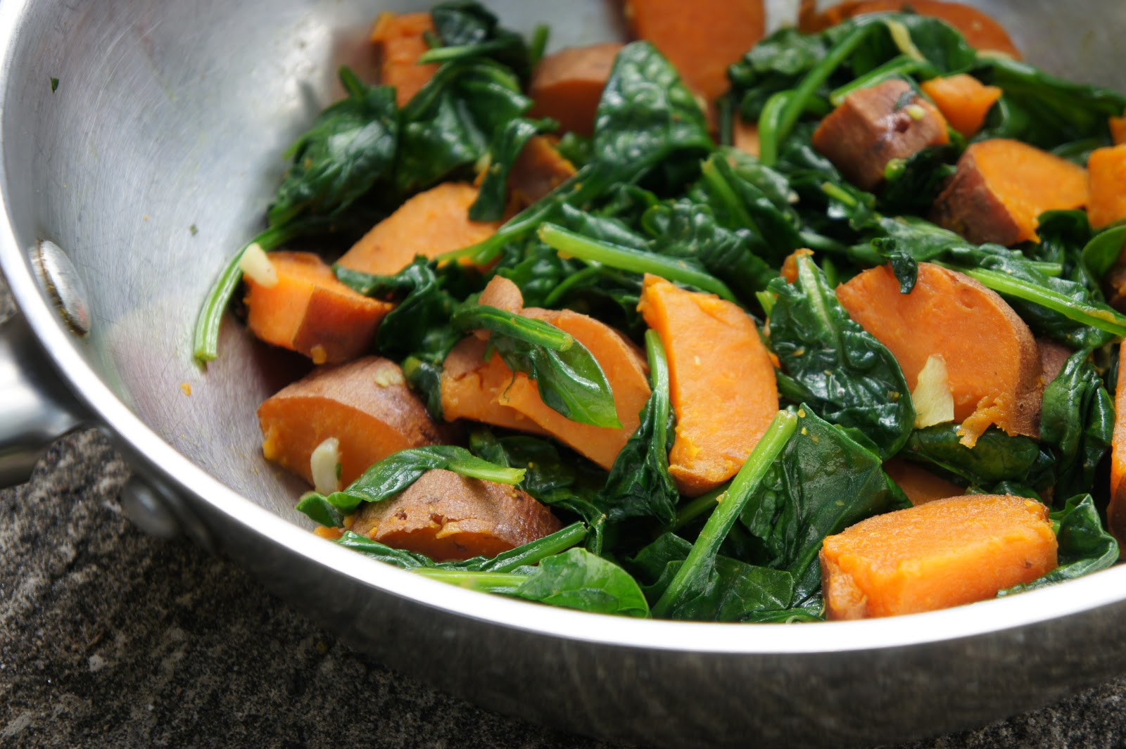 Kid Can Eat!: Curried Spinach and Sweet Potato Stir-Fry