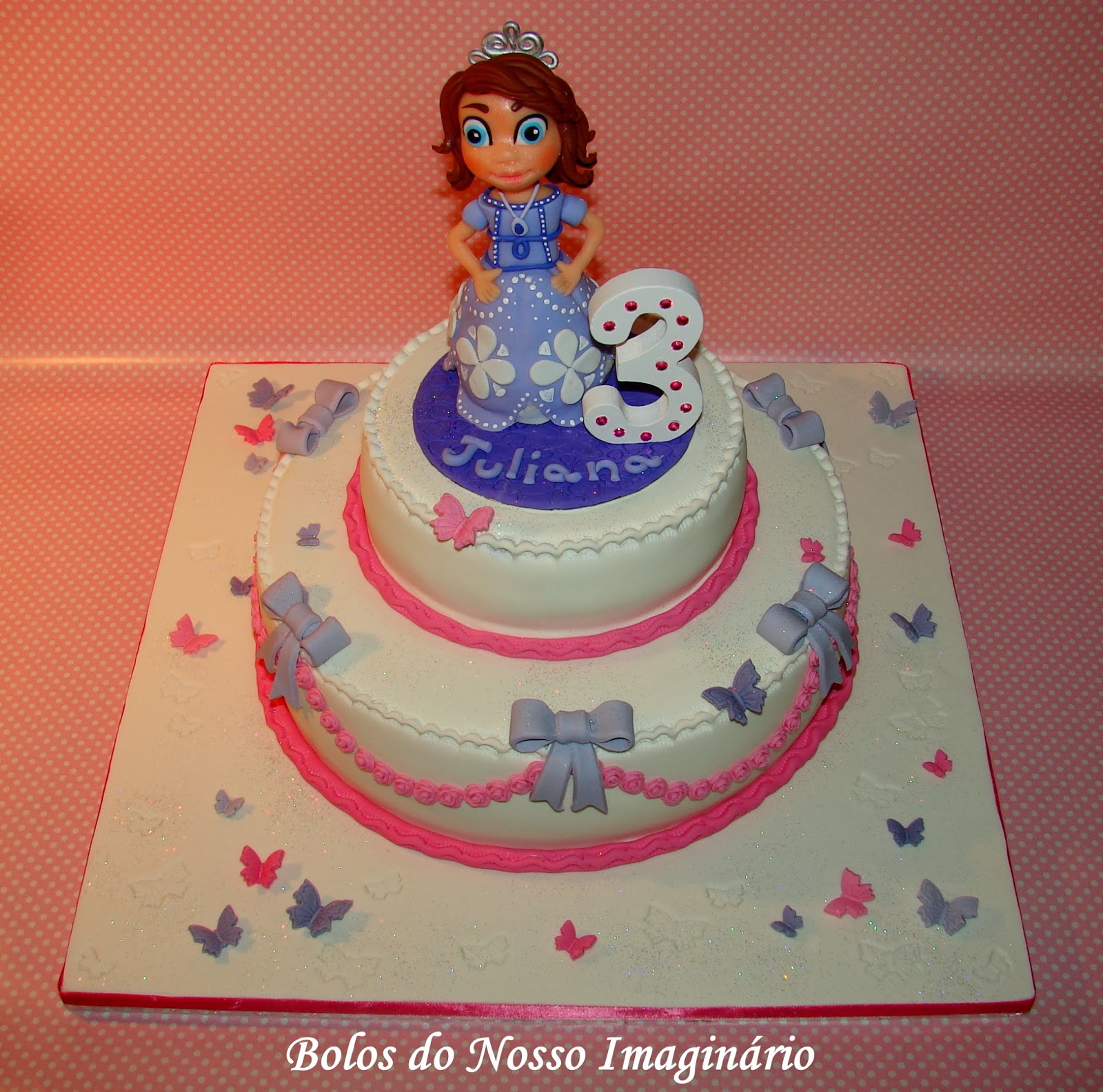 Gâteau d'anniversaire : 3 bougies  Imagens de bolo, Bolos de aniversário,  Aniversario