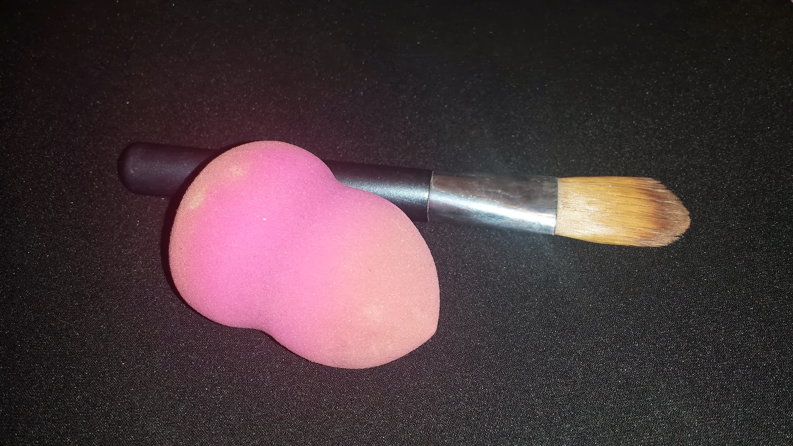 AspireMUA Beauty Tip 2 Beauty Blender vs. Foundation Brush
