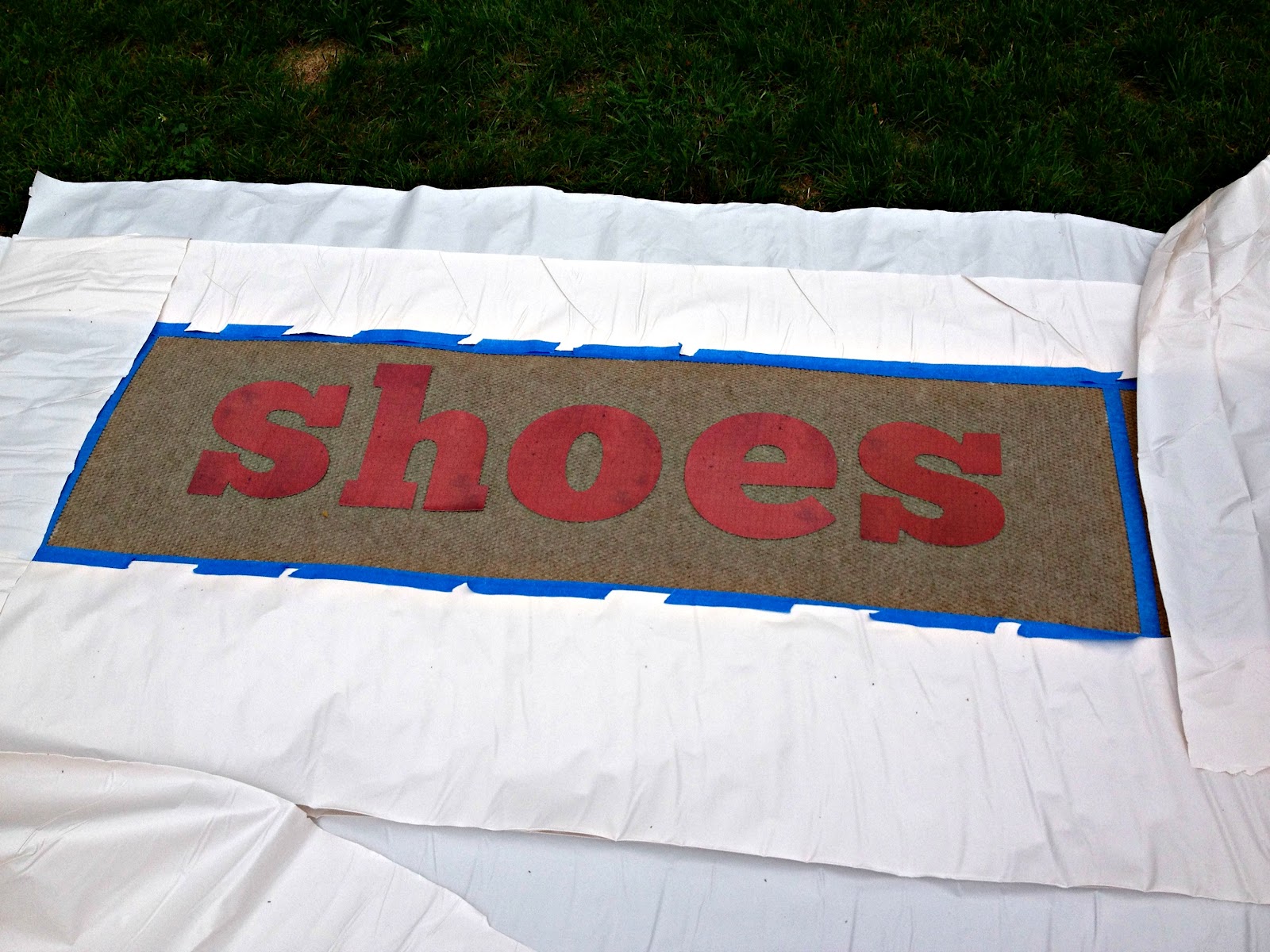 Custom Painted Runner Rugs {Garage Mudroom Makeover}