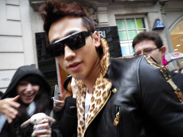 Rain bi in MCM by Phenomenon jacket at the London fansign event.