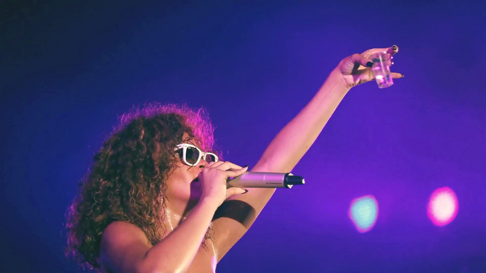 Rihanna cheers youtube