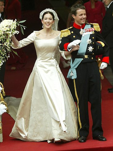 The Royal Order of Sartorial Splendor: Wedding Wednesday: Crown