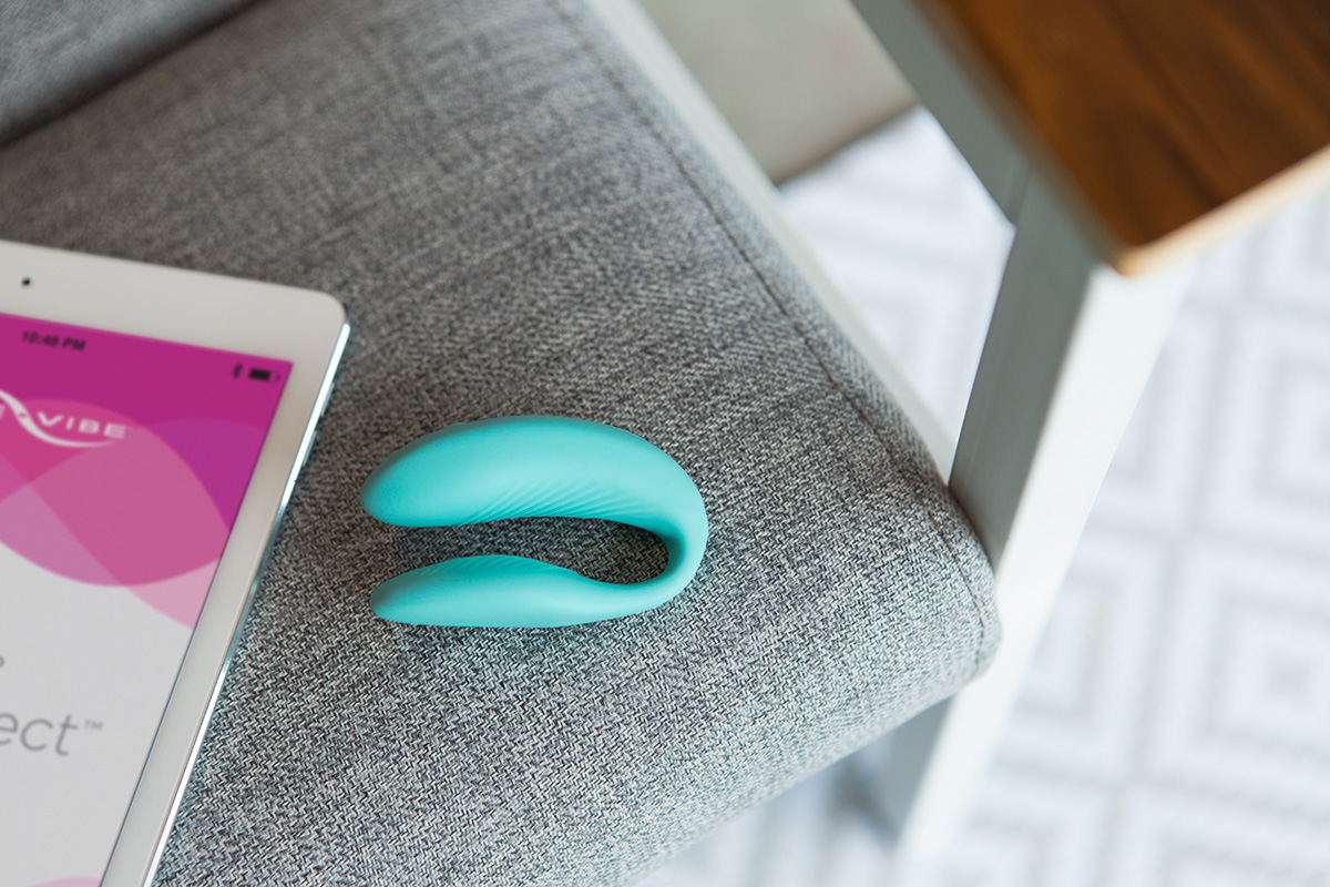 Вибратор-кролик We-Vibe Nova 2, темно-синий SNNA2SG5 - We-Vibe - Вибраторы-кролики - Купить