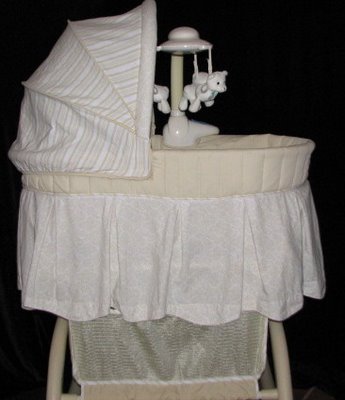 evenflo babysuite classic playard with bassinet