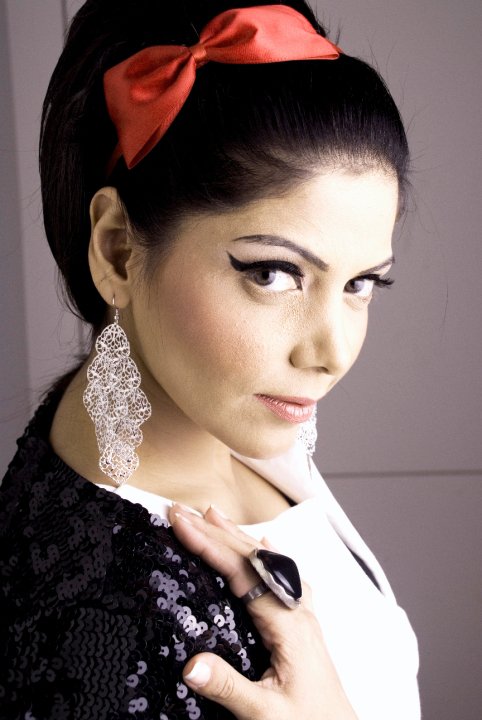 Pakistani Model and Singer Hadiqa Photo Gallery 