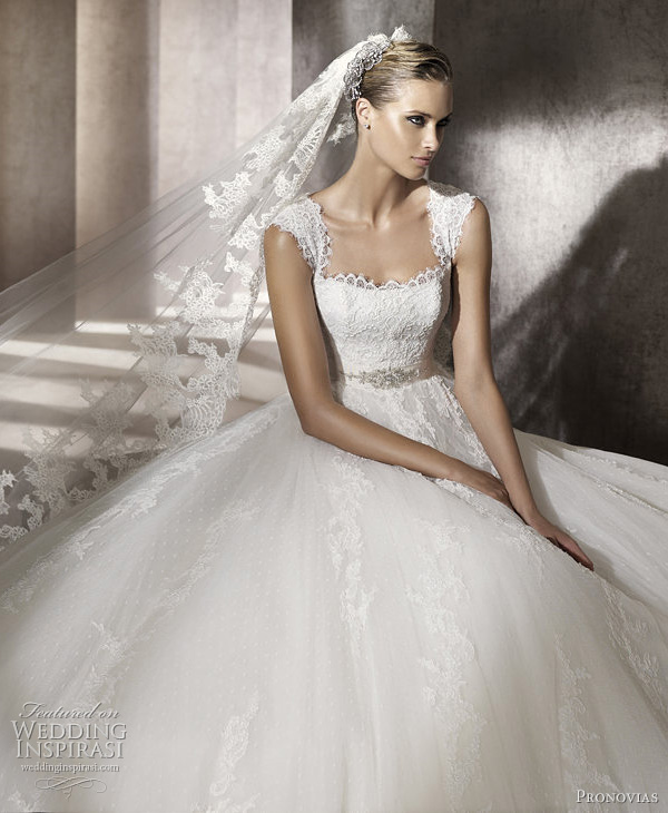 Pronovias Spring wedding gowns 2012 Collection Pronovias Wedding Dresses