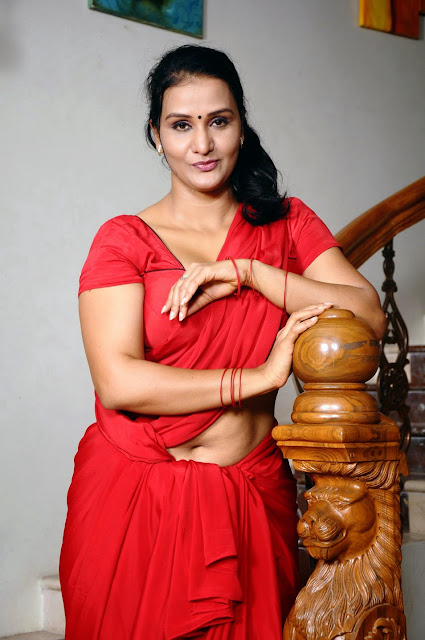 Actress Apoorva aunty navel show photos