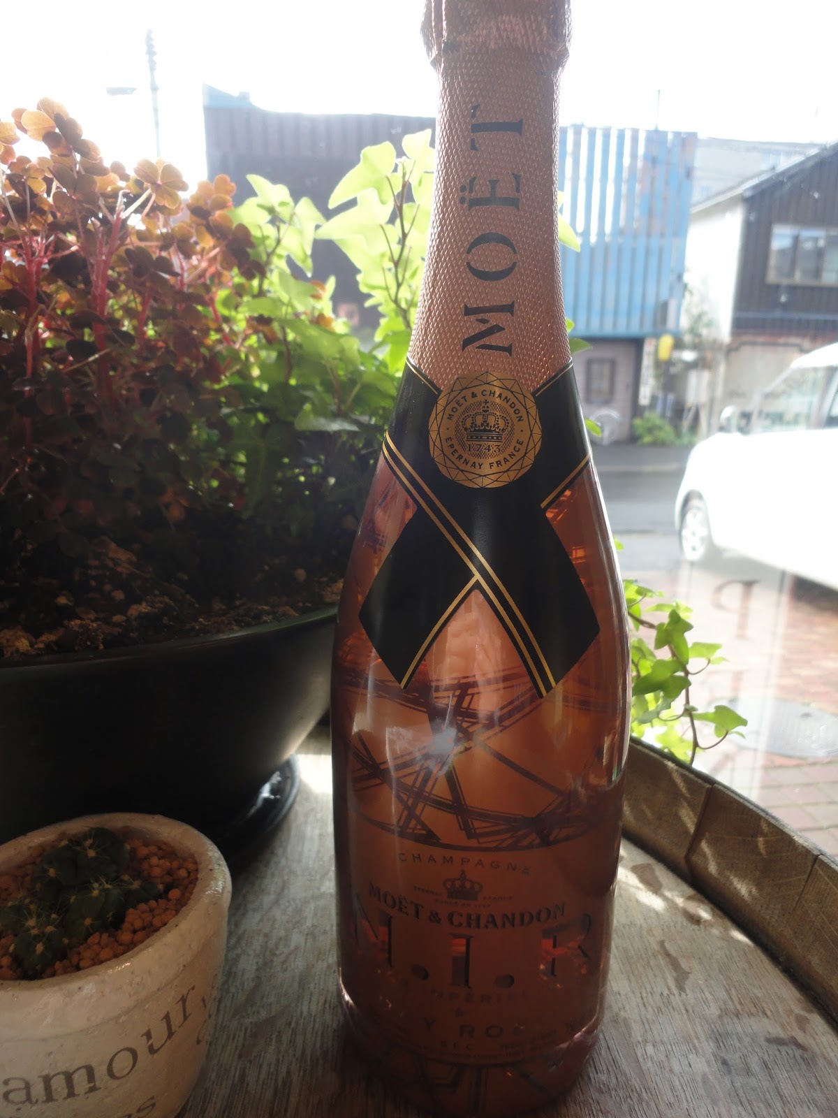 Sapporo Wine Market キラキラ光るモエ ロゼ