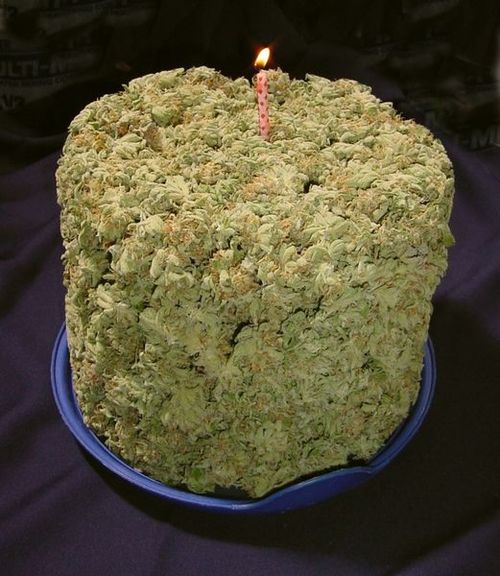 Weed_Birthday_Cake.jpg