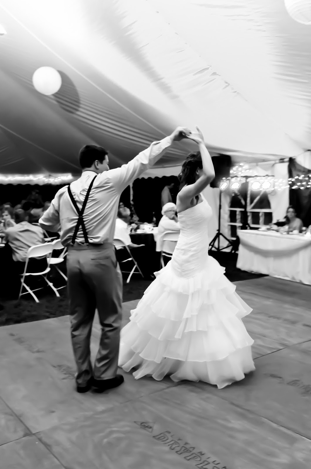 tent wedding, first dance