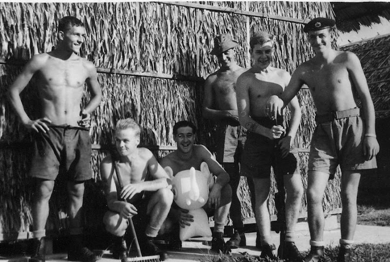 Vintage military men (4) big red hearts