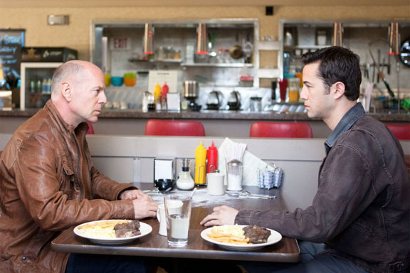 Looper- Superb Storytelling That Winks at You and Then Goes for The Throat