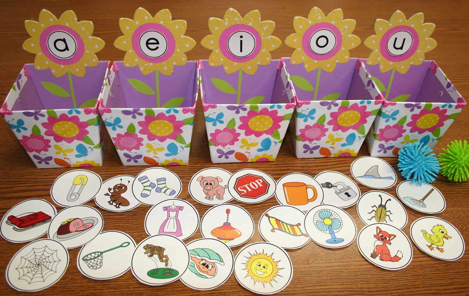 Classroom Freebies Too Springtime Vowel Sorting Activity