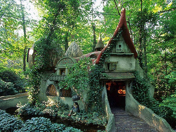 magical-fairy-tale-houses-dreamlike-architecture-7