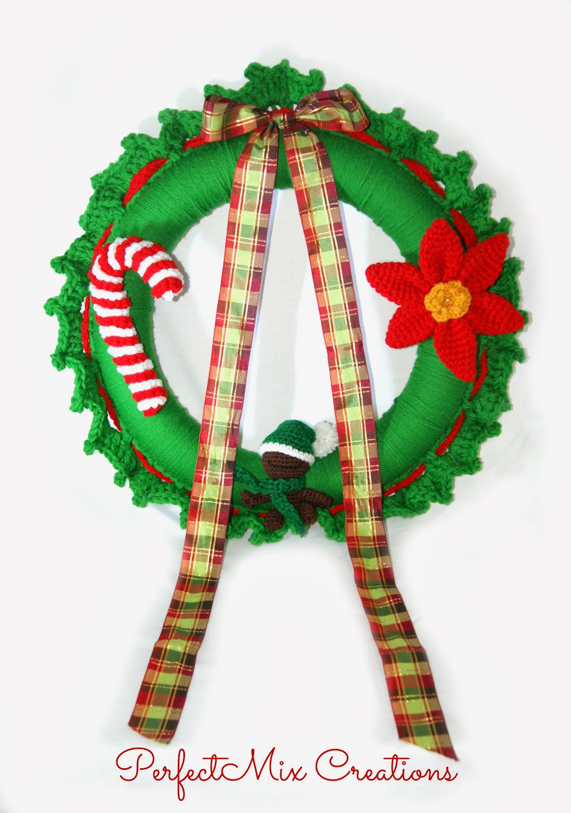Mixin it up with DaPerfectMix Crochet Christmas Wreath Knitted and crocheted christmas wreath