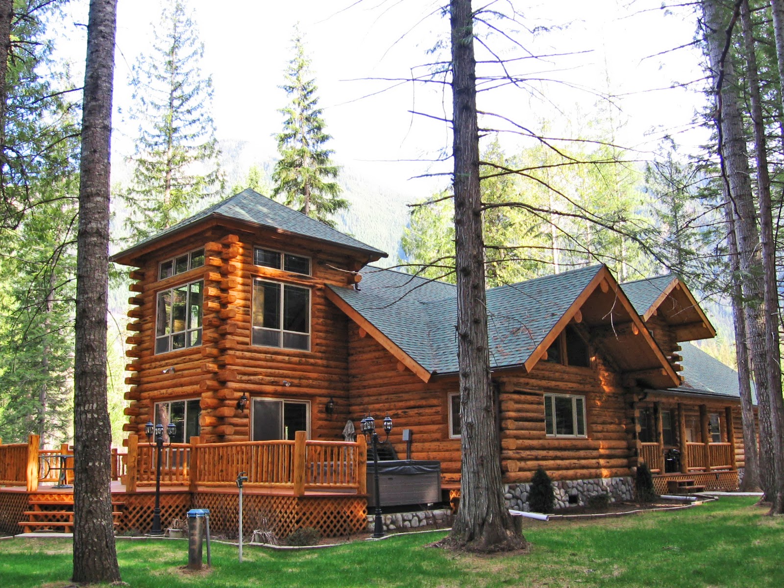 WoodMizer LLC Meadowlark Log Homes Using WoodMizer Sawmills since 1987