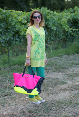 Green and yellow outfit, Marc Jacobs tote