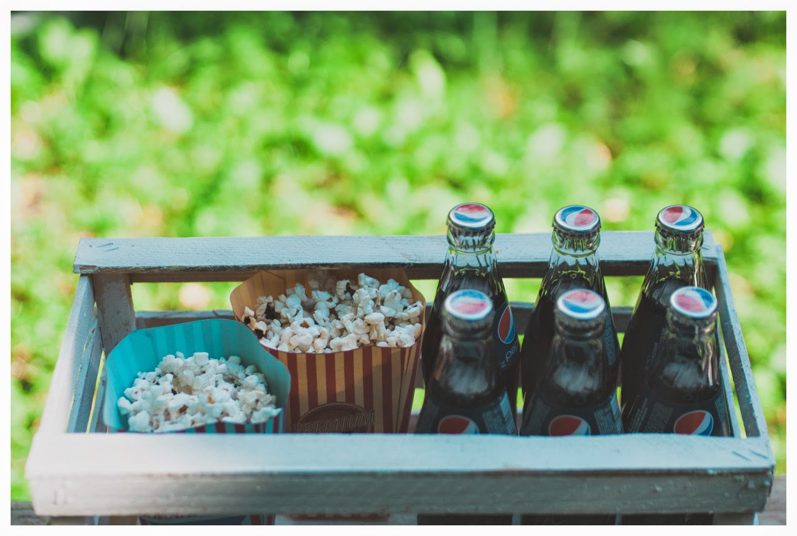 Алена и Саша лавстори свадебный фотограф в Киеве, предсвадебная фотосессия, съёмка в стиле pepsi, фотосессия в парке развлечений, семейный фотограф