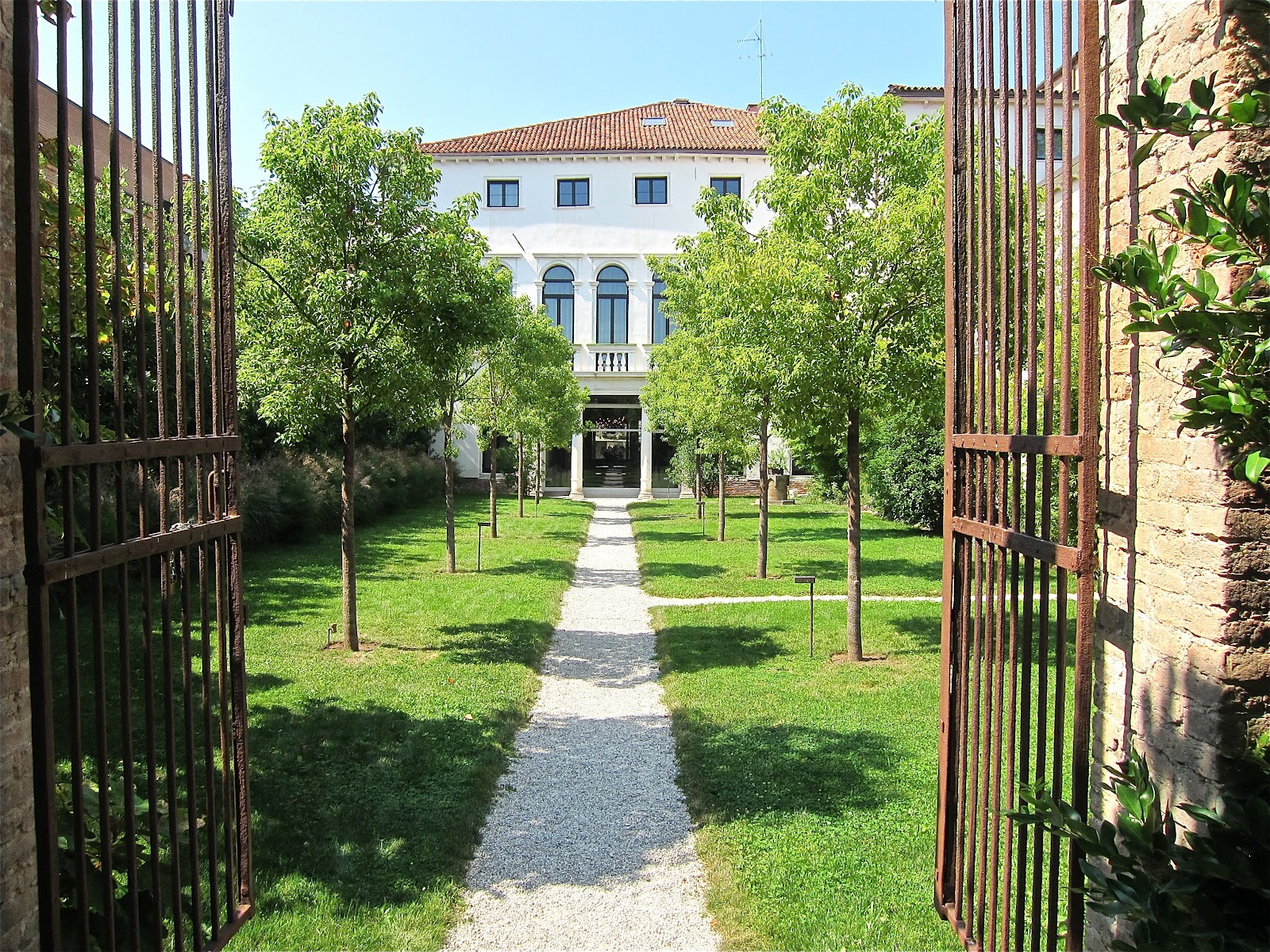 contessanally A Garden and Hotel complex in Venice