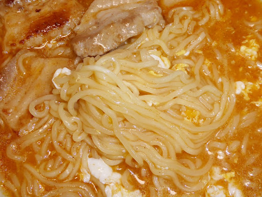 【ヤマモリ】Thai Noodle タイヌードル　卵でたべるトムヤムポーク味