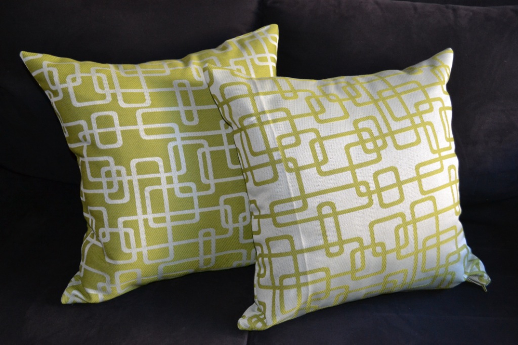 Charles Whyte Easy instructions for sewing cushions with zips