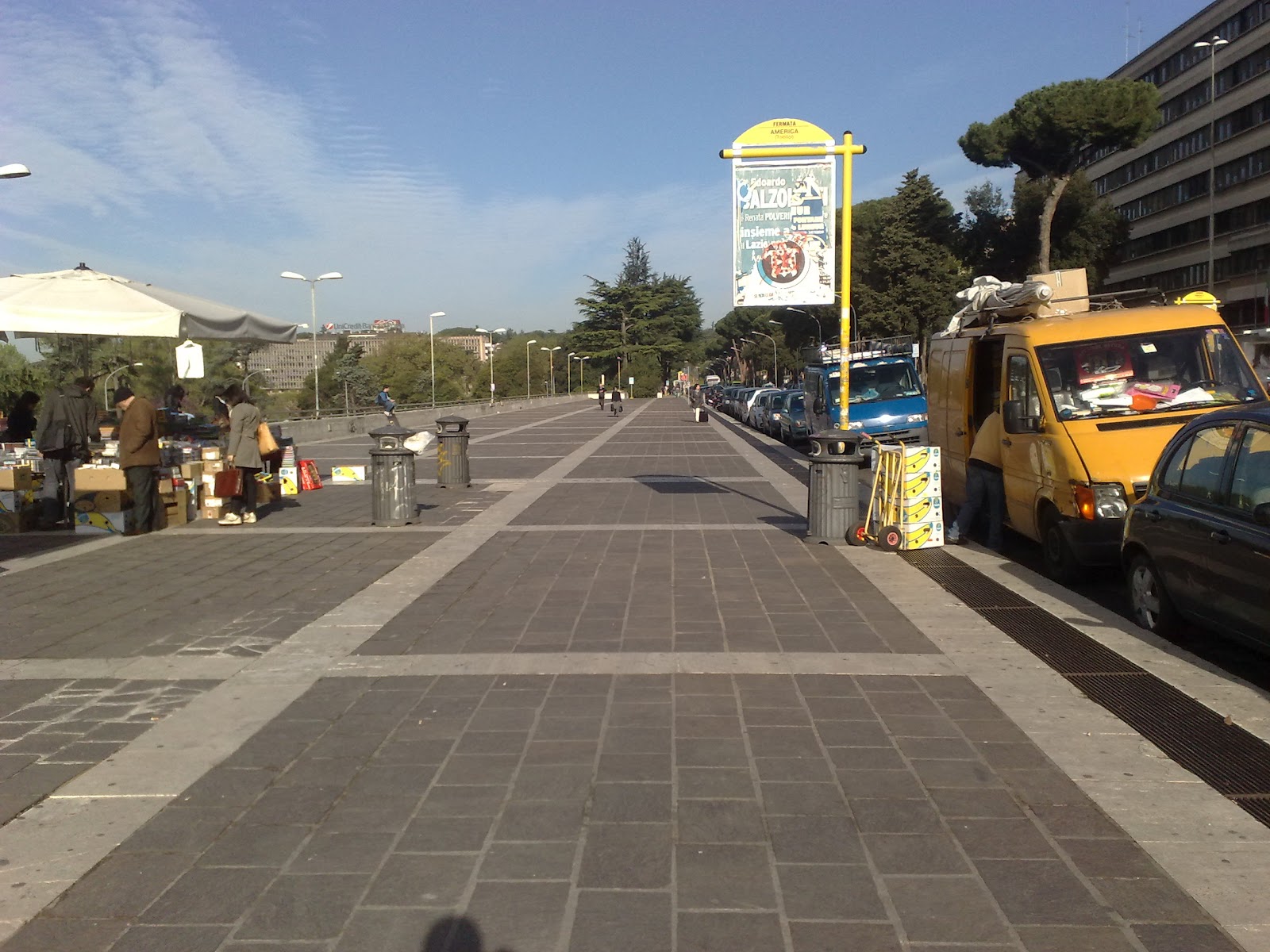 ROMA FA SCHIFO Eur Palasport bancarellization