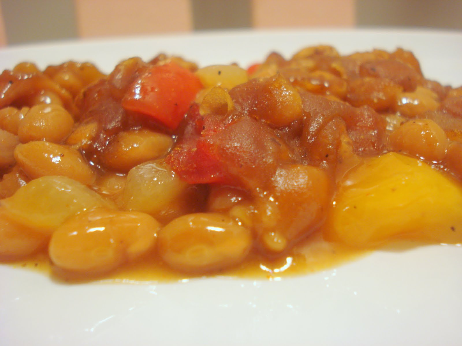 Dame Good Eats Peach BBQ Baked Beans