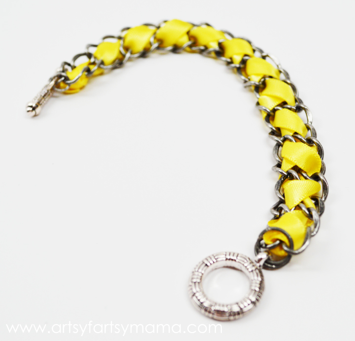 DIY Ribbon Chain Bracelet from artsyfartsymama.com #jewelry #ribbon