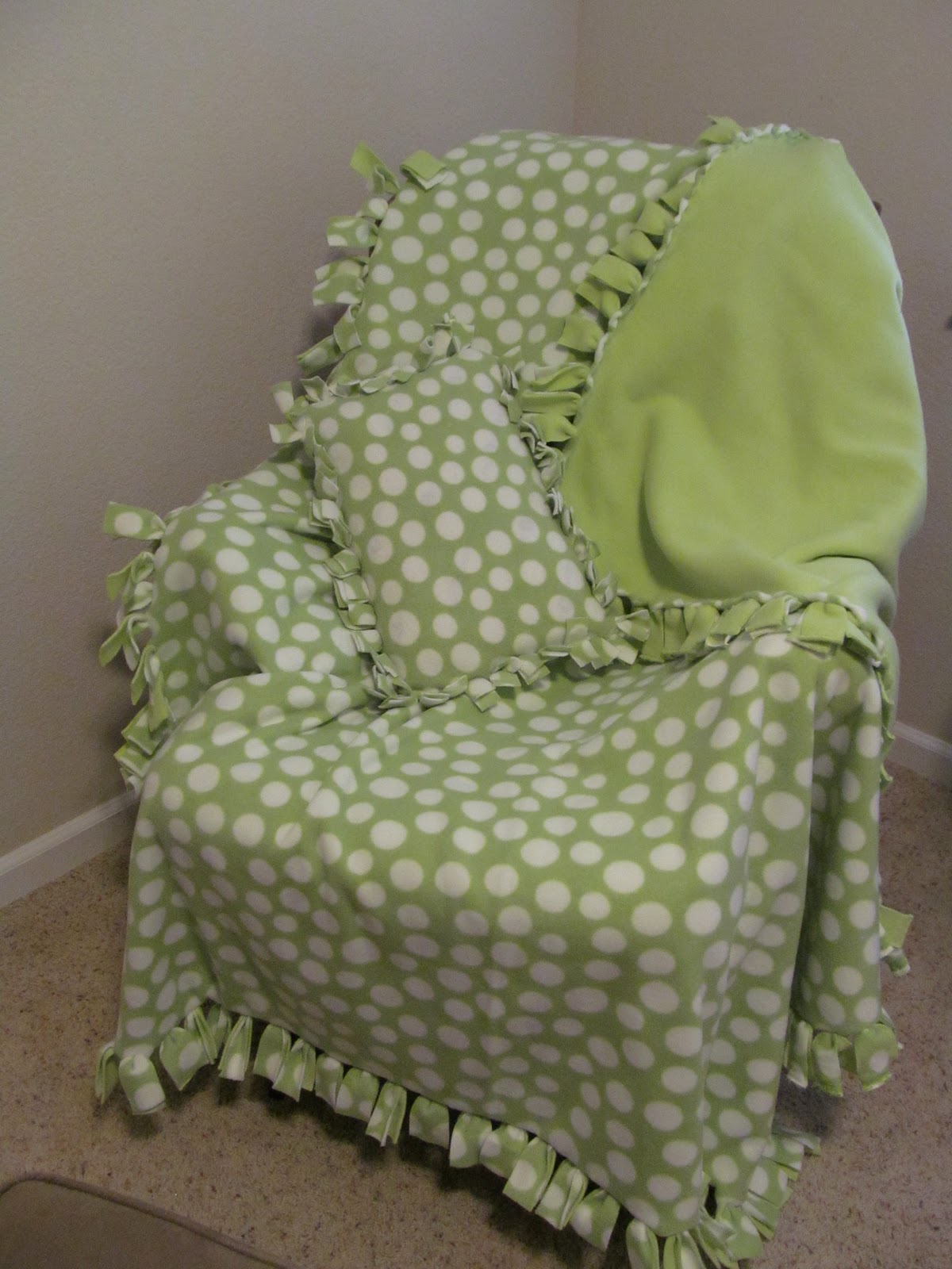 A Crafty Cook No Sew, No Knot Fringe Fleece Blanket and Pillow Cover