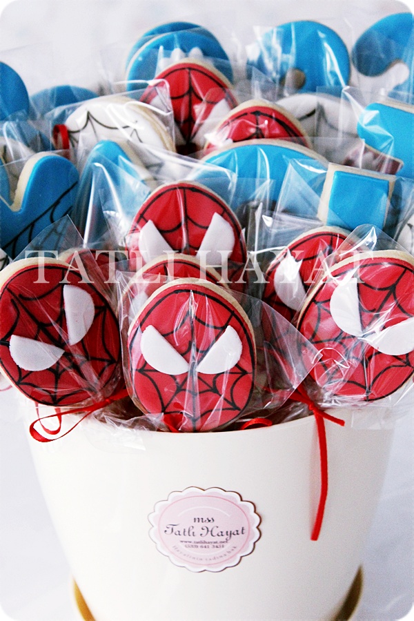 TATLI HAYAT PASTA TASARIM SPIDERMAN PASTA VE KURABİYELERİ