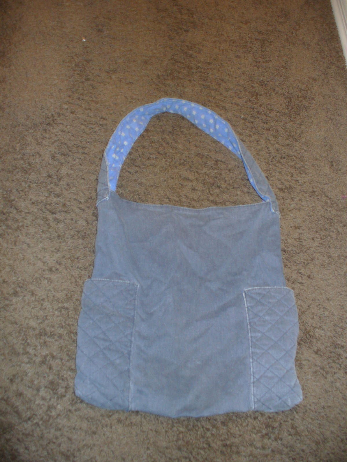 Kai Leigh Bow 22 Ways to Make a Boring Bag Exciting Using Only a Scarf.