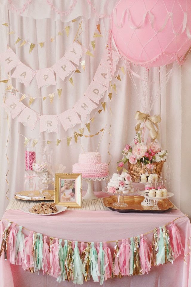 decoración con globos para baby shower