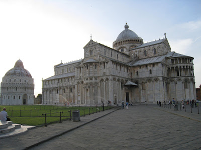 The-Leaning-Tower-in-Pisa-The-Cathedral-the Baptistry-Italy