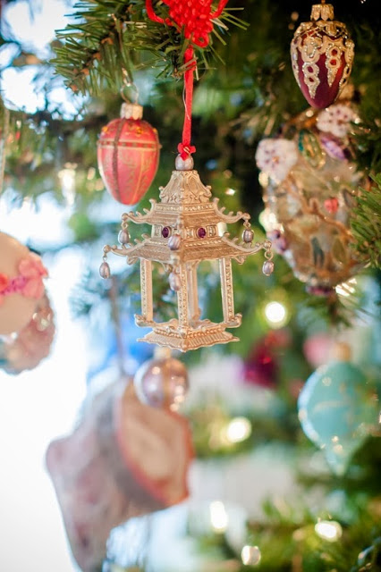 Chinoiserie Chic: A Chinoiserie Chic Christmas Tree