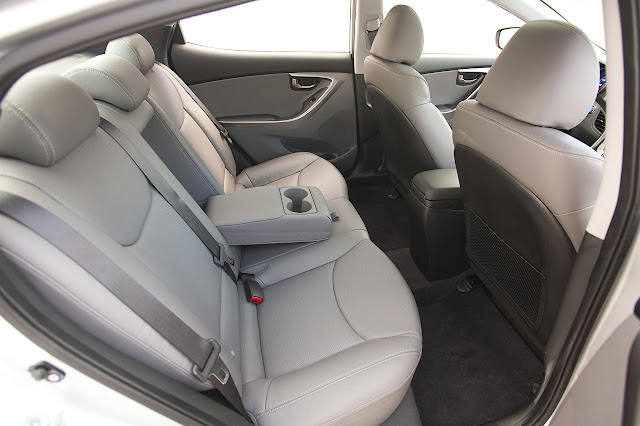 задние кресла, сиденья Hyundai Elantra 2012