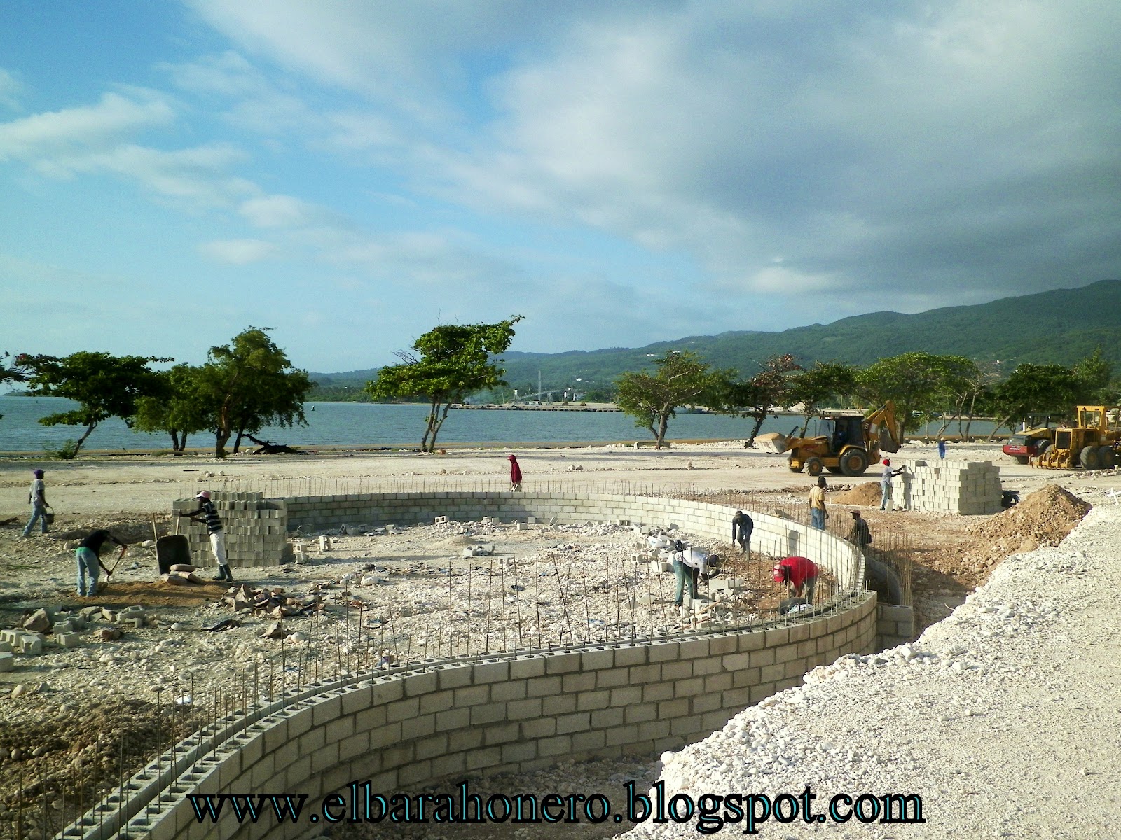 Construcción de bulevar en Barahona sigue 