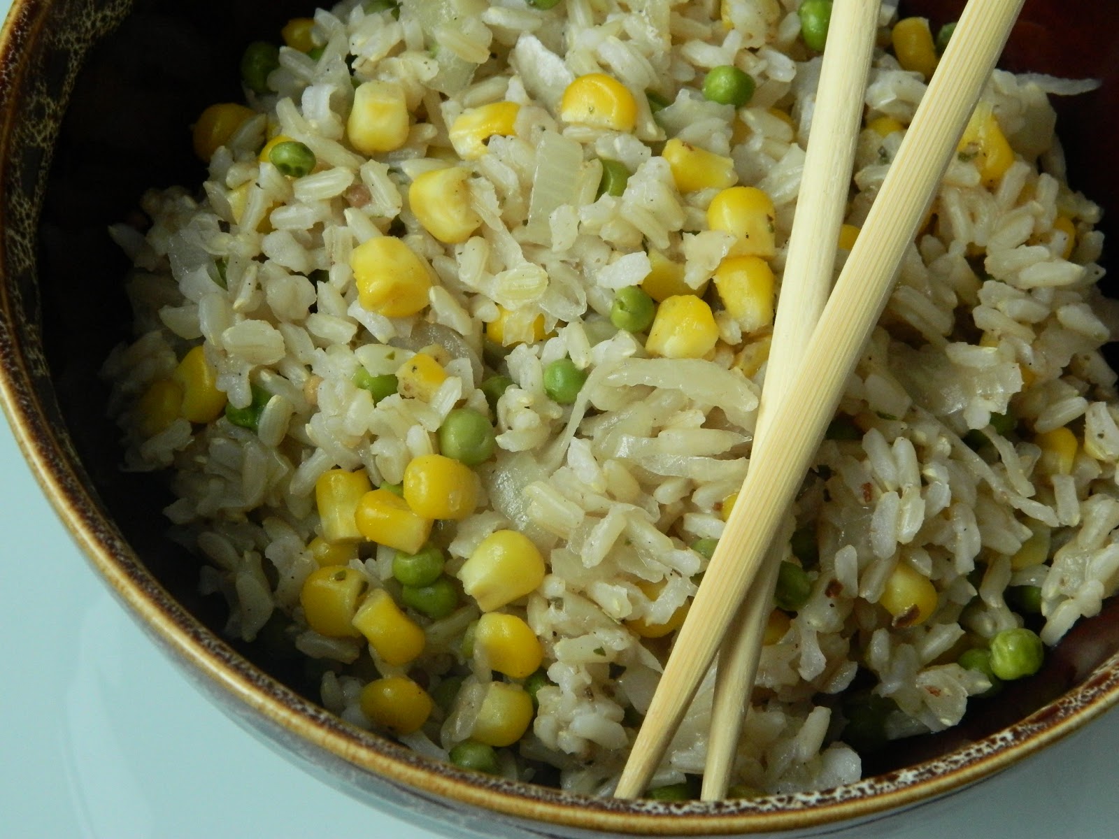 Orez integral cu legume in stil asiatic