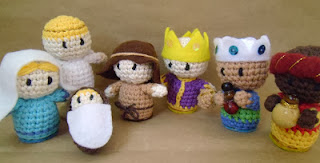 http://esunmundoamigurumi.blogspot.com.es/2012/11/tutorial-pesebre-completo-y-finalizado.html