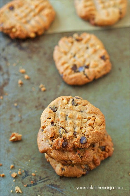 Peanut butter chocolate chip cookies (glutenfree) Yankee Kitchen Ninja