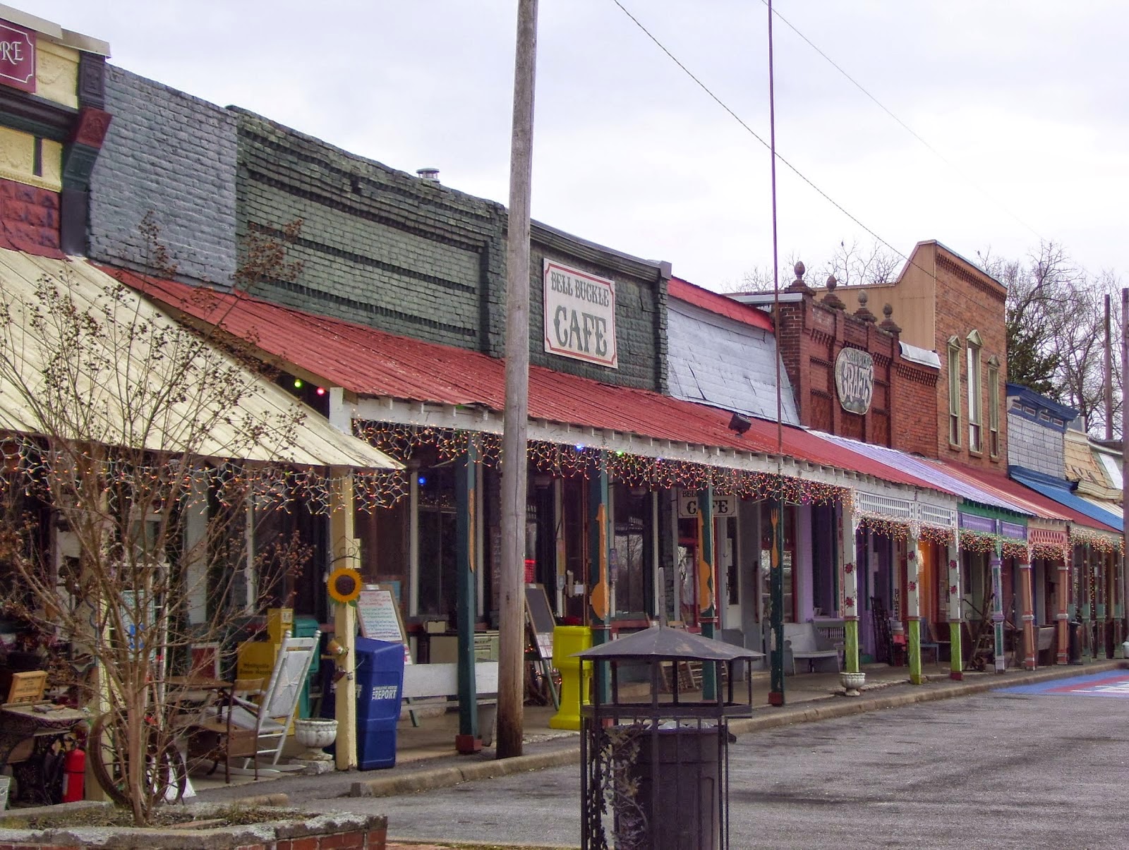 The b School Library is at home in Bell Buckle, Tennessee