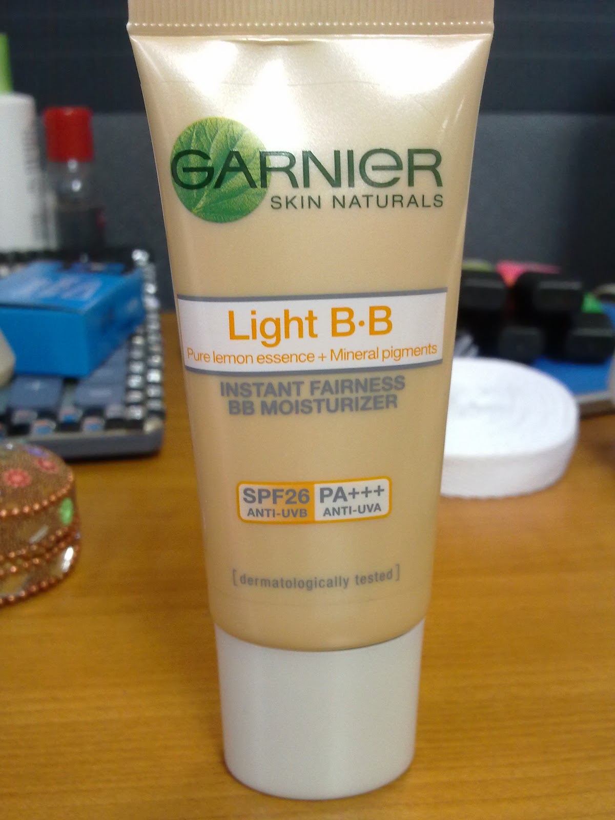 cecite belog skin 79 Hot Pink & Garnier Light BB Cream Review